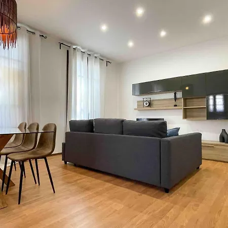 Hostourist Fira Plaza Espana 3 Apartment *